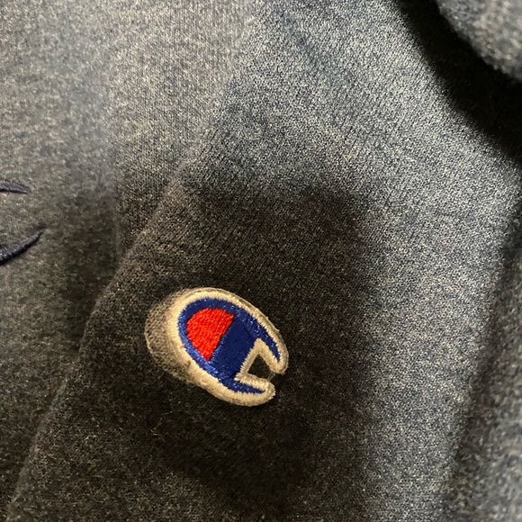 Champion crewneck - Picture 2 of 4